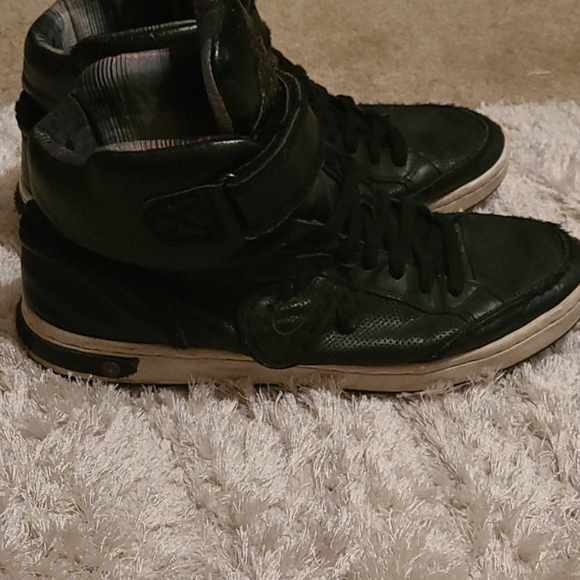 True Religion Hightop shoes - Picture 2 of 7